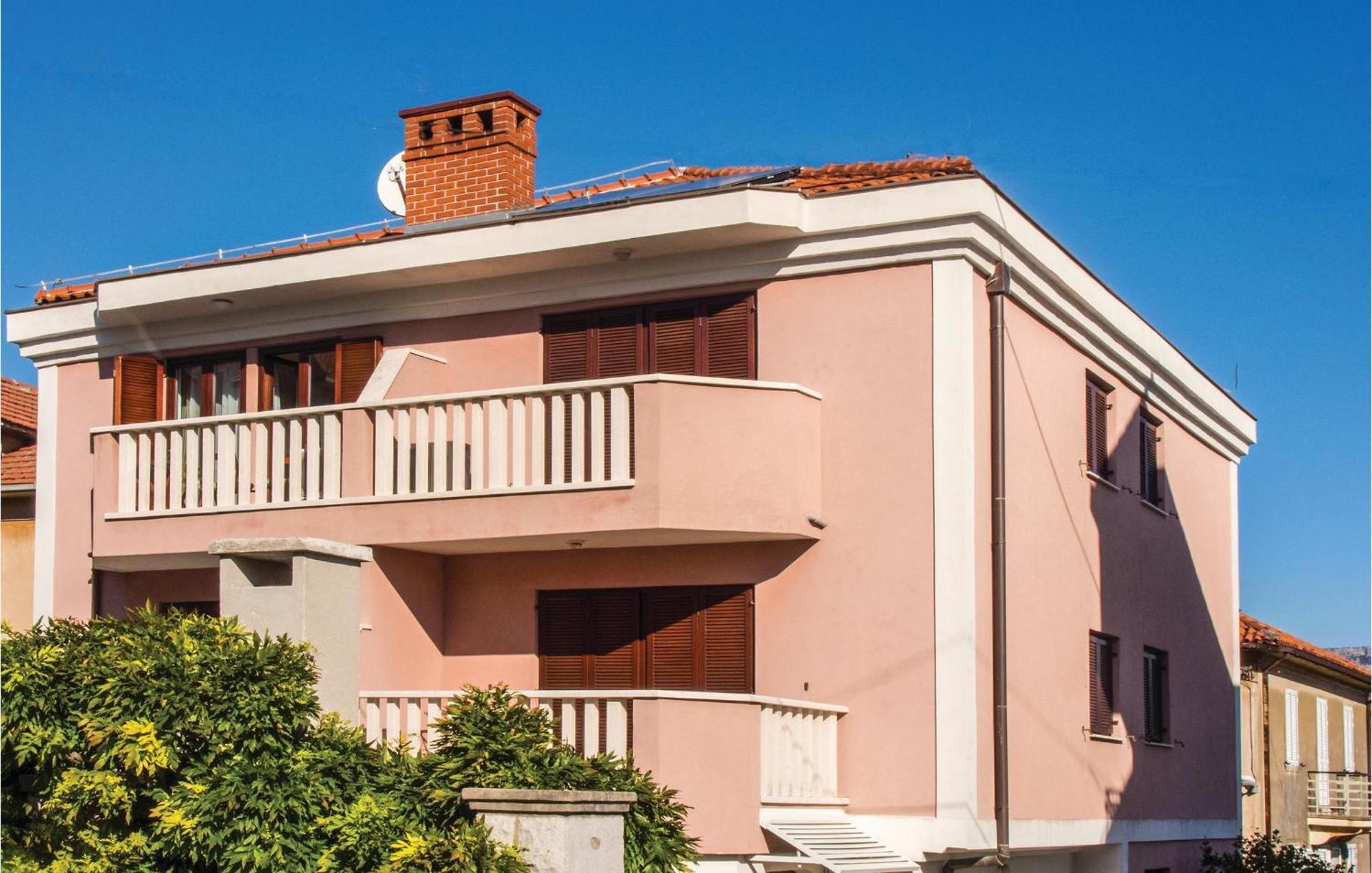 Lovely Apartment In Split With Wifi ภายนอก รูปภาพ