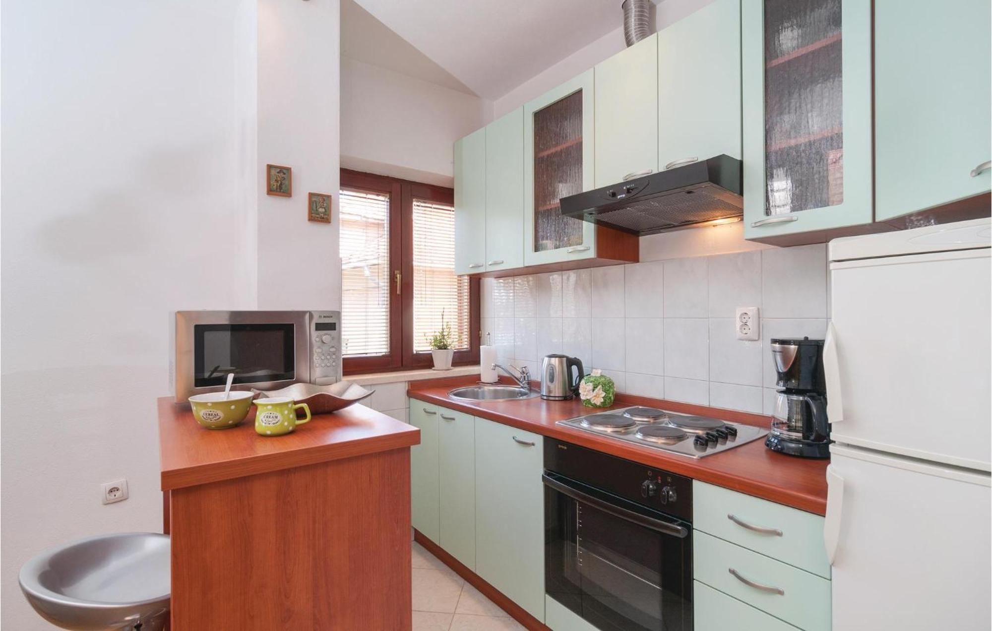 Lovely Apartment In Split With Wifi ภายนอก รูปภาพ