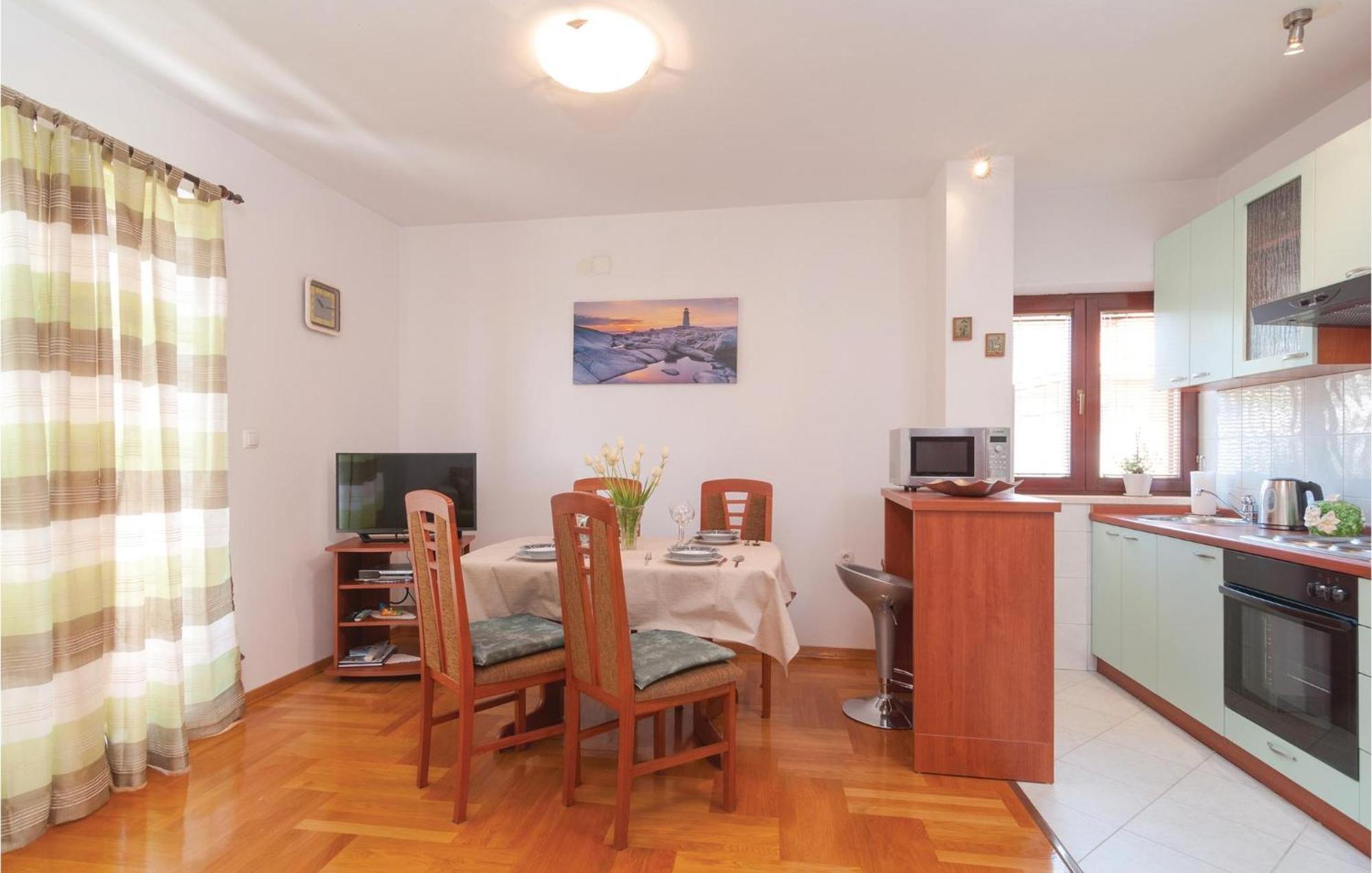 Lovely Apartment In Split With Wifi ภายนอก รูปภาพ
