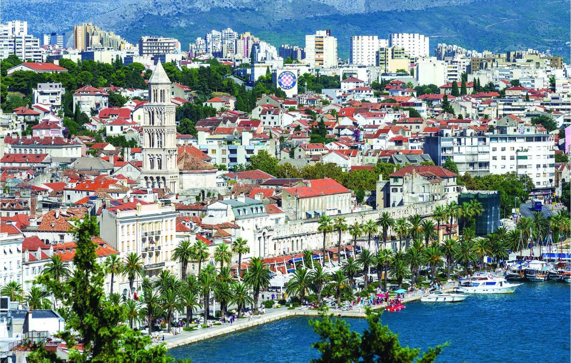 Lovely Apartment In Split With Wifi ภายนอก รูปภาพ